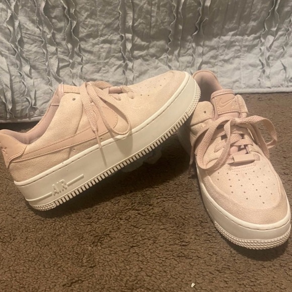 Nike Shoes - Nike Air Force 1